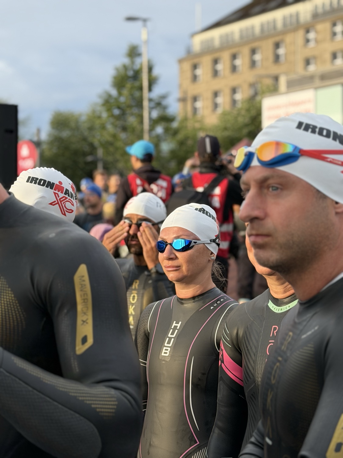 Ксюша у стартовому коридорі IRONMAN Hamburg перед плавальним етапом